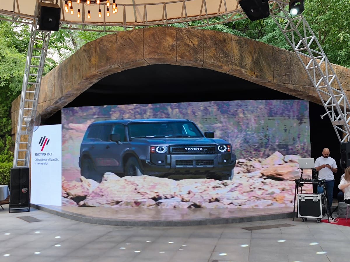 vostorzhennye-slova-o-novom-land-cruiser-kotorye-v-dannom-sluchae-i-ne-nuzhny