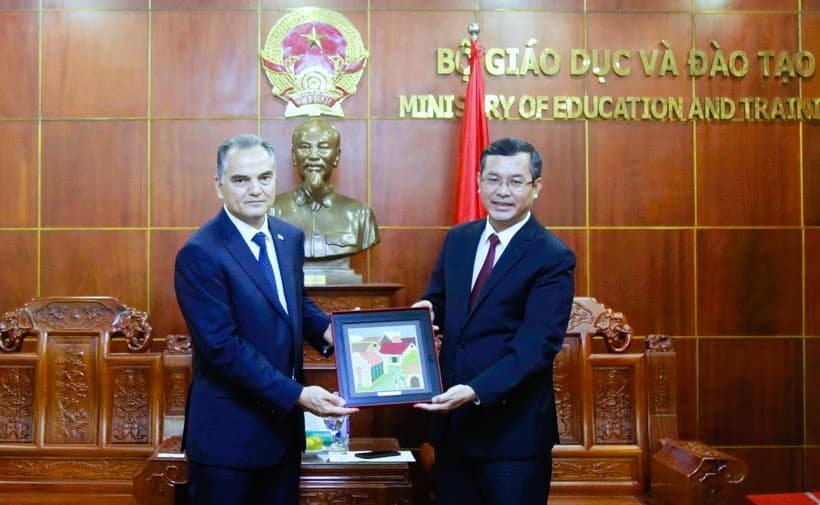 v-hanoe-obsudili-perspektivy-obrazovatelnogo-sotrudnichestva-mezhdu-vetnamom-i-turkmenistanom