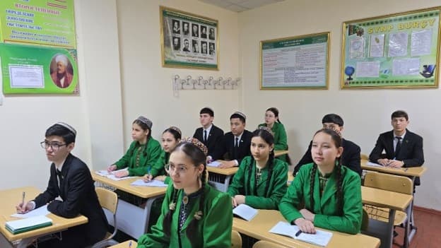 prepodavateli-munig-proveli-podgotovitelnye-zanyatiya-dlya-odaryonnyh-shkolnikov