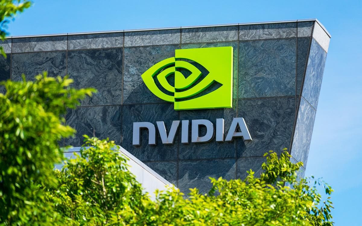 Дженсен Хуанг спрогнозировал рост выручки Nvidia от ИИ-оборудования до $1 трлн