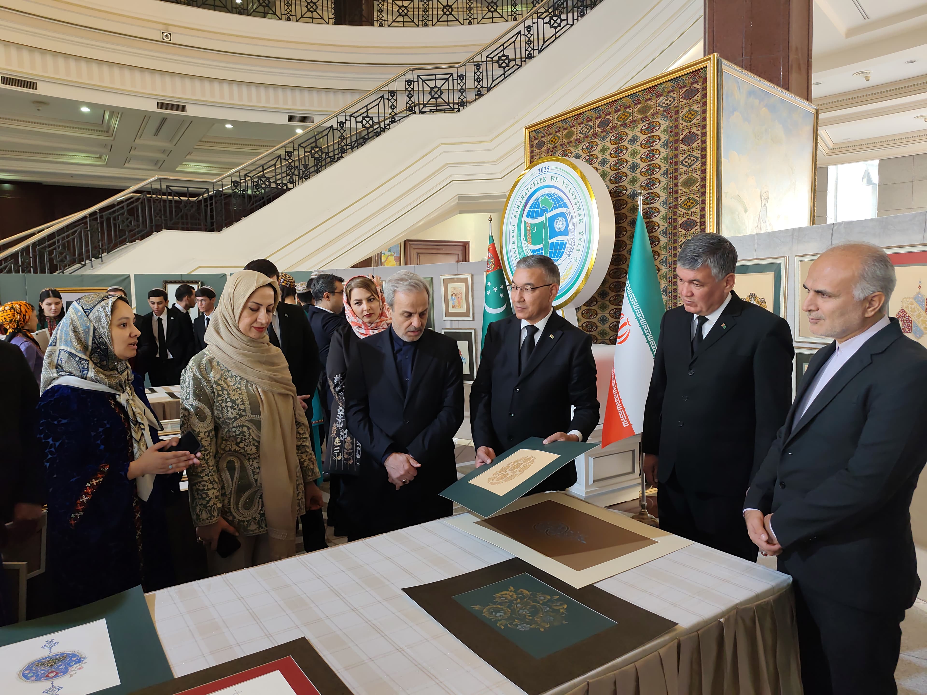 masterclasses-miniature-and-gold-leaf-decoration-iran-completed-ashgabat