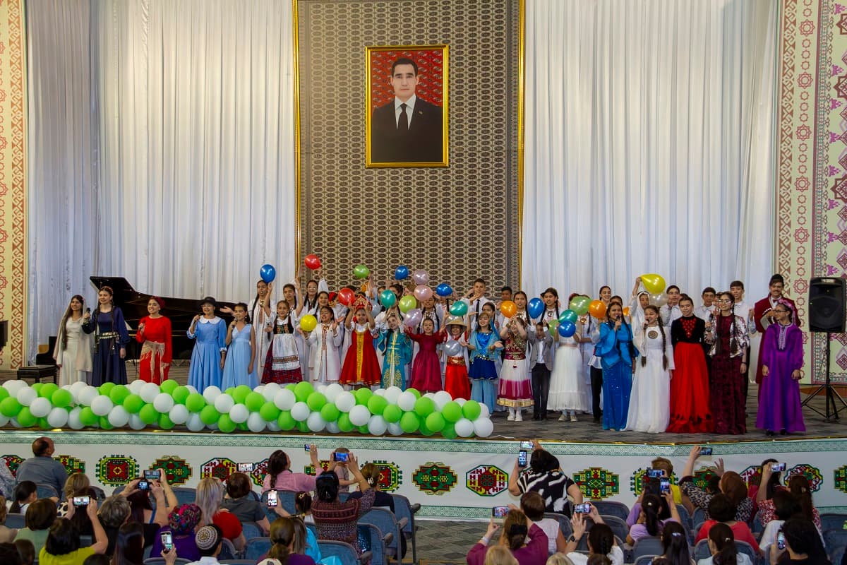 Многодетная вечеринка: как прошел детский концерт в Туркменской консерватории