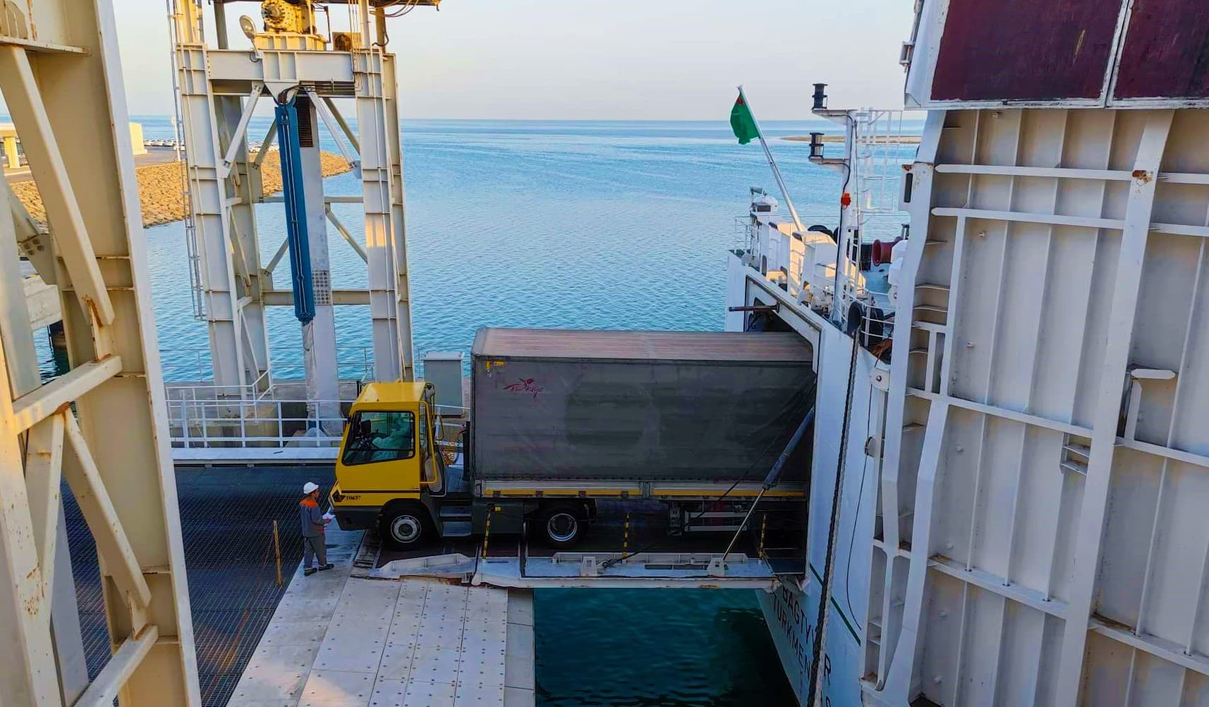 turkmenskie-i-astrahanskie-predprinimateli-eksport-import