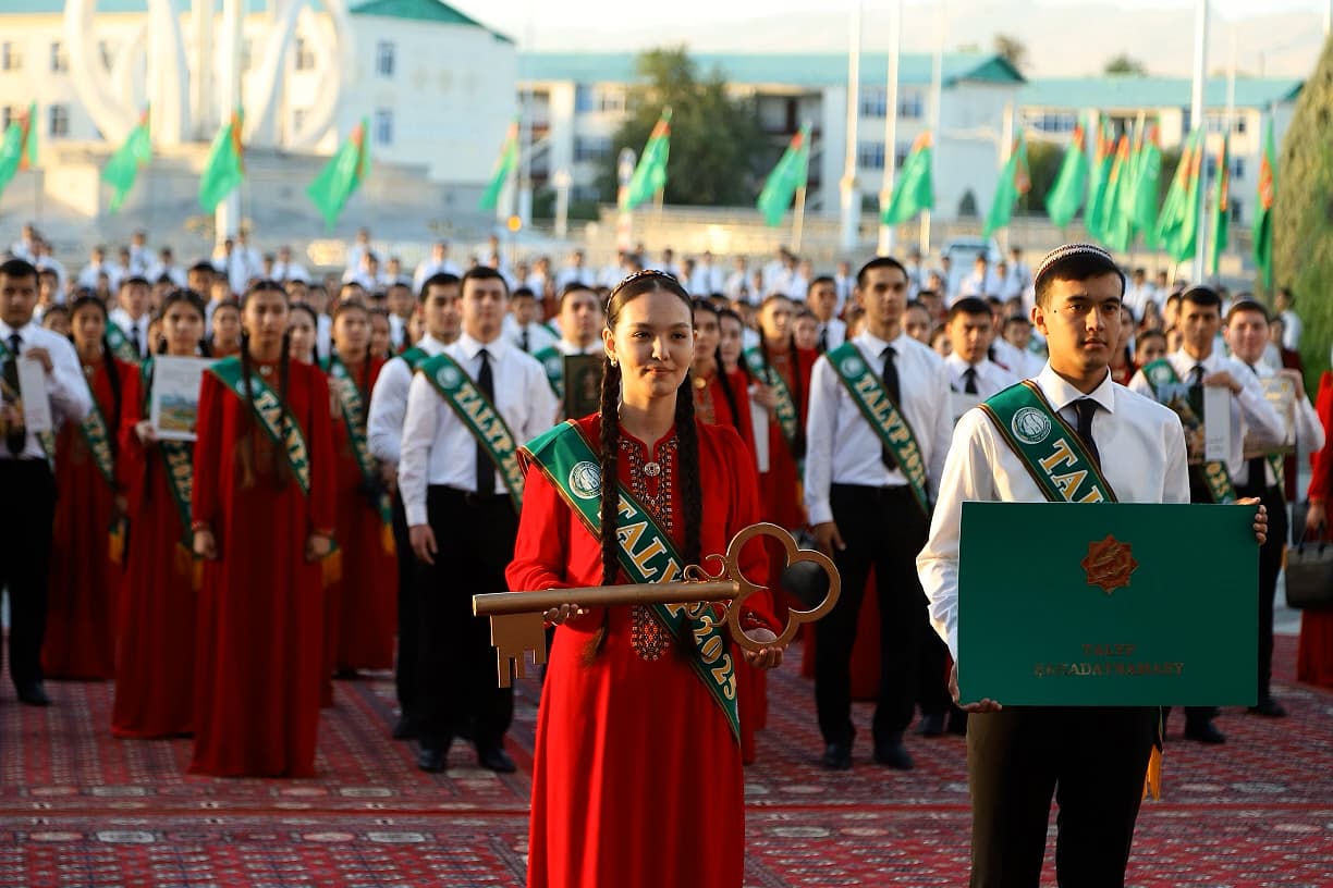Start of the academic year at the Institute of International Relations of the Ministry of Foreign Affairs of Turkmenistan: future diplomats - bon voyage!