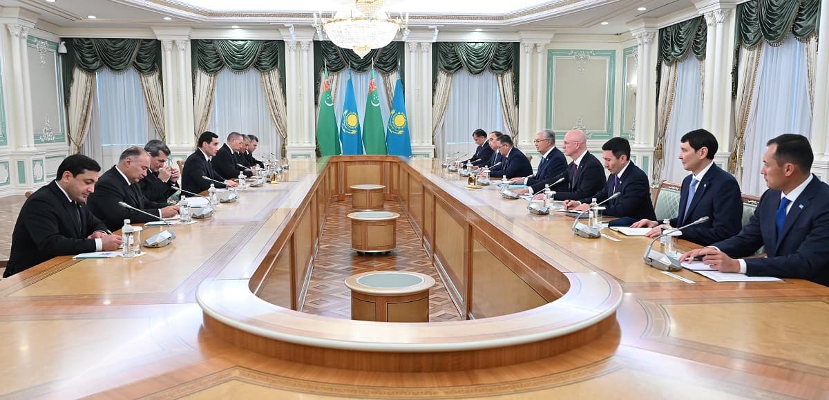 serdar-berdymuhamedov-provel-peregovory-s-kasym-zhomartom-tokaevym