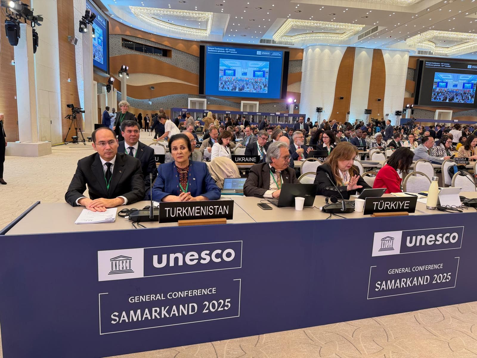 43rd-session-unesco-general-conference-opened-samarkand