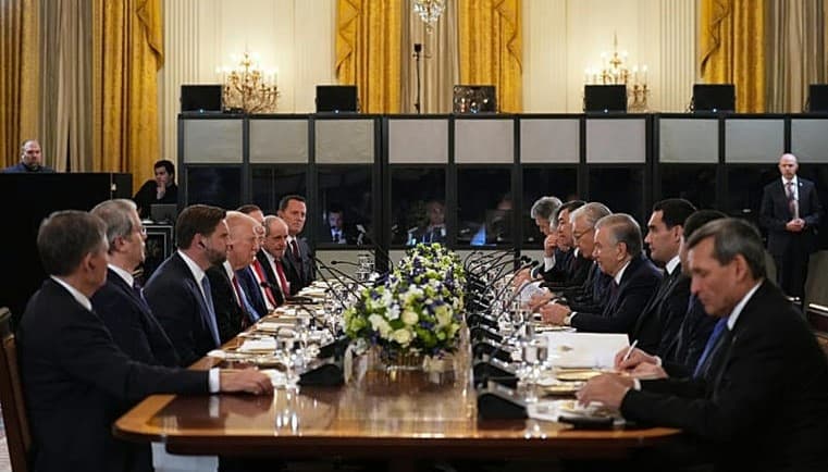 tramp-vashington-sammit-c5-plus-1