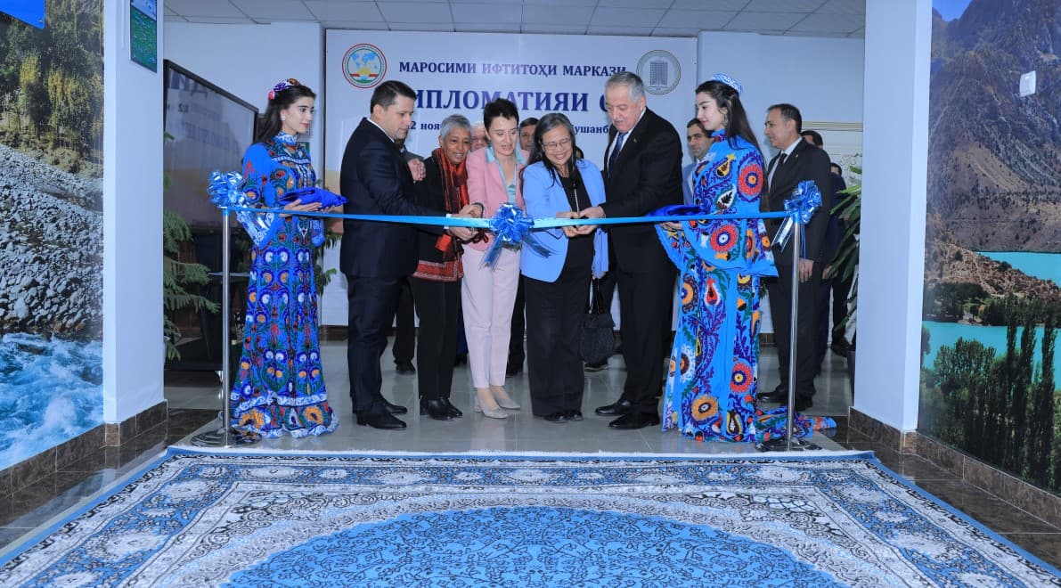 water-diplomacy-center-opens-dushanbe-central-asia-demonstrates-new-thinking-water-dialogue