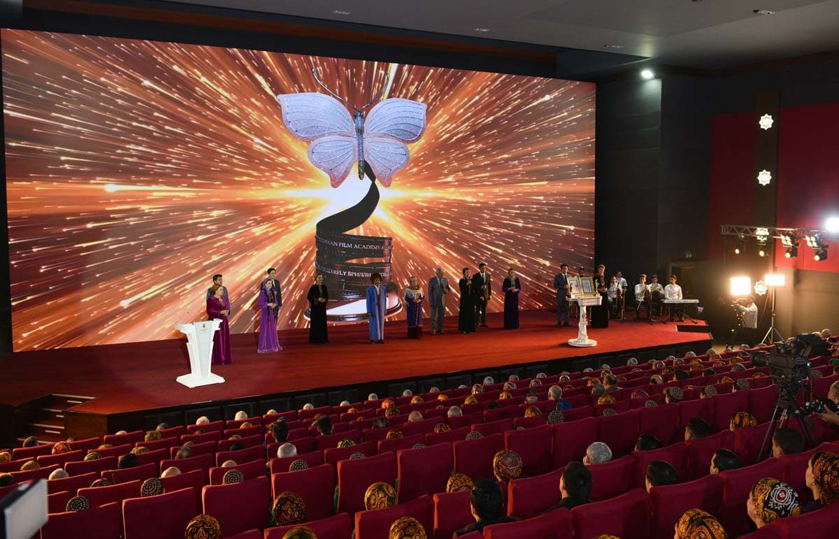 uspeh-filma-kompozitor-priznanie-talanta-i-sila-podderzhki