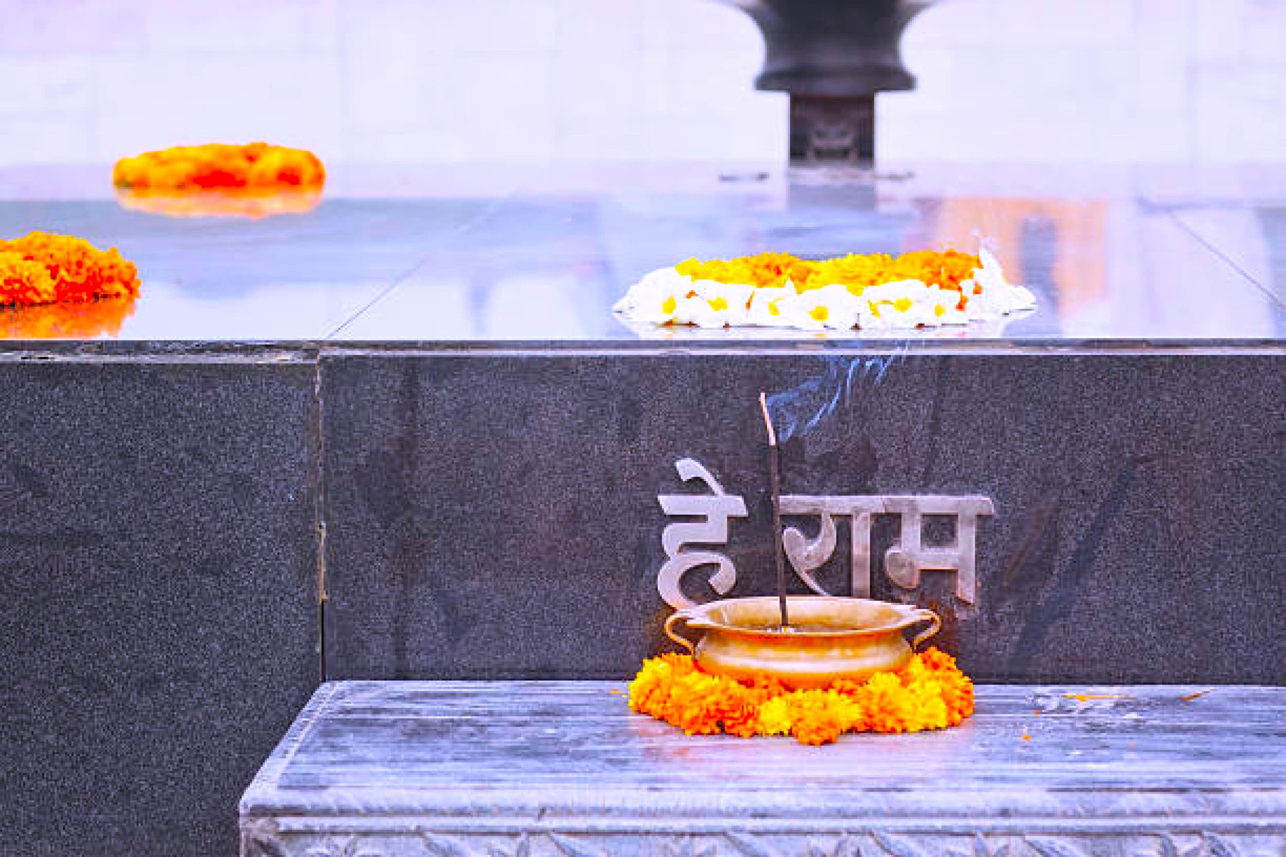 lotos-na-mramore-vstrecha-s-naslediem-velikogo-gumanista