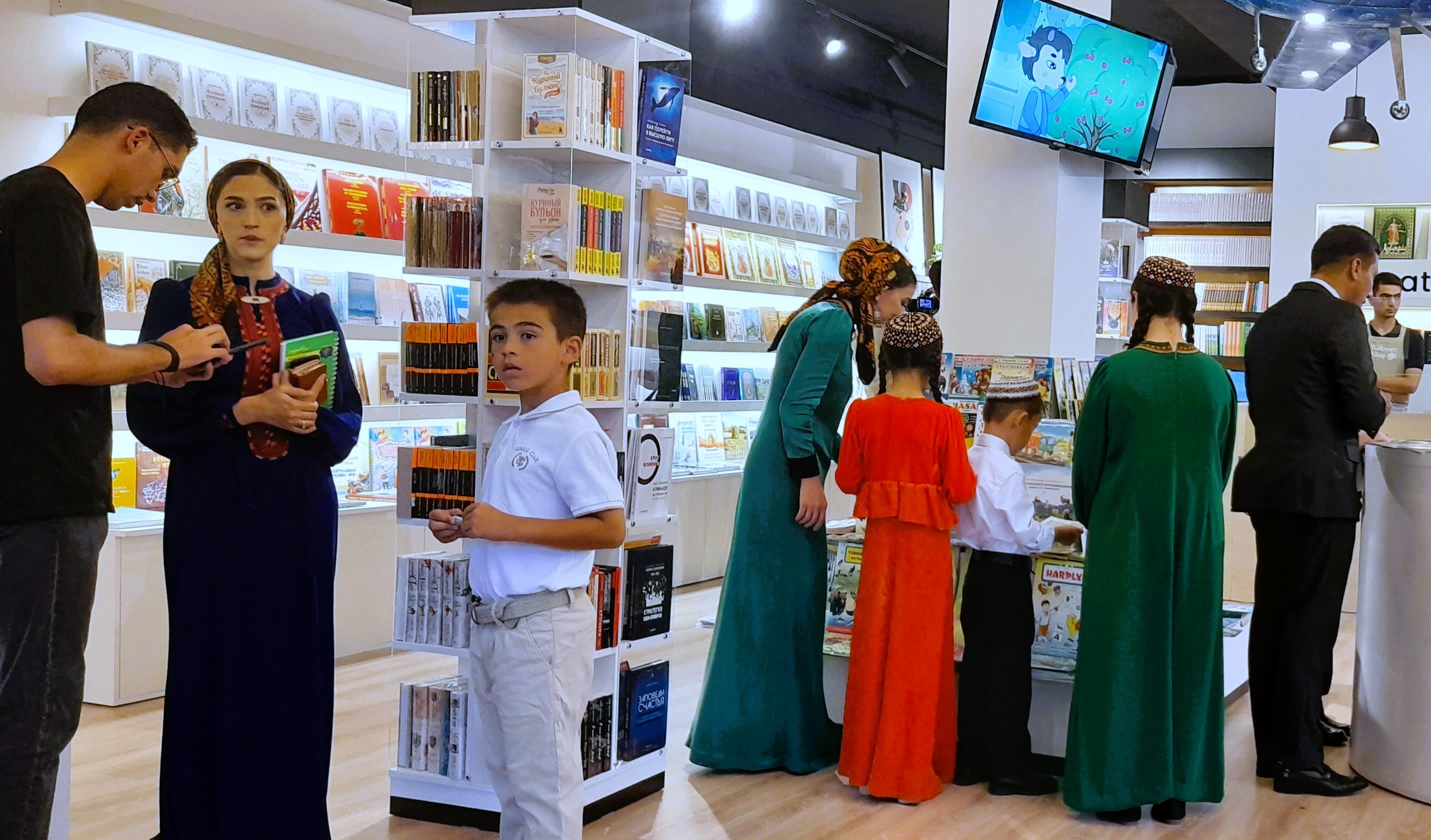 new-bookstore-ashgabat-opened-style-literary-festival-young-readers