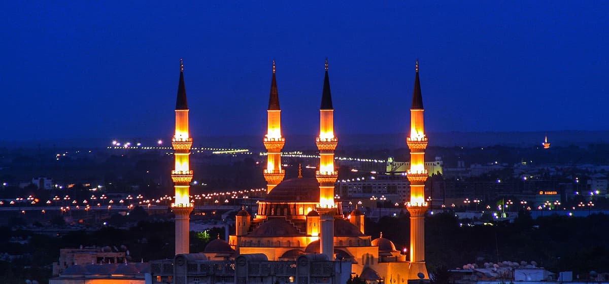 islamskij-mir-otmechaet-noch-mogushchestva-i-predopredeleniya