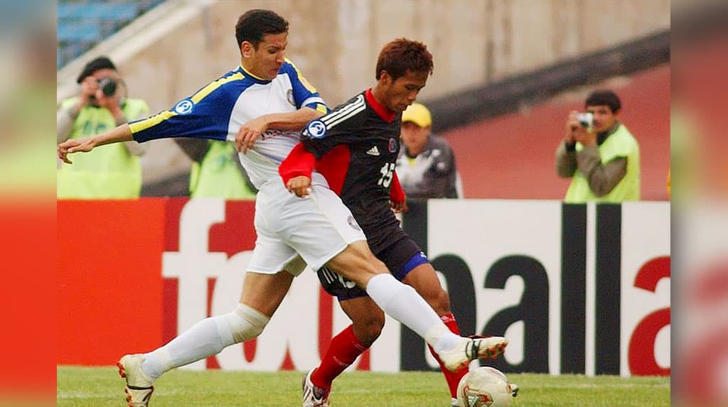 iz-istorii-futbola-turkmenskij-igrok-pomog-svoemu-klubu-sygrat-vnichyu-s-barselonoj