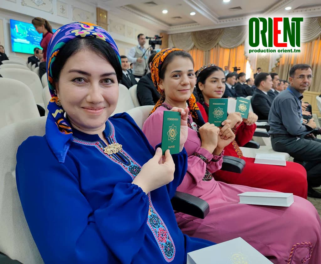Паспорт гражданина Туркменистана получили более 1500 человек