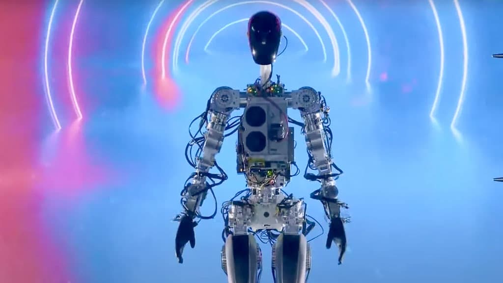 Elon Musk presented a prototype humanoid robot from Tesla