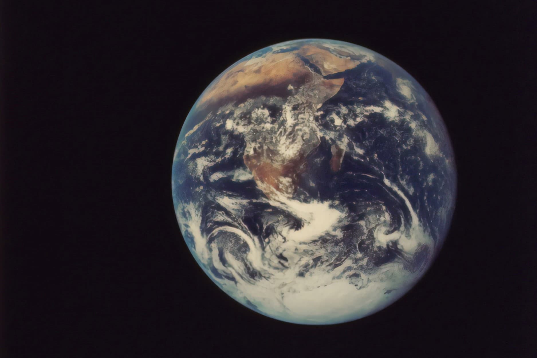 kitajskie-uchenye-predpolozhili-chto-yadro-zemli-stalo-vrashchatsya-v-obratnuyu-storonu