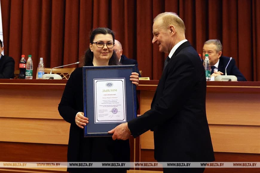 zhurnalisty-belta-pobediteli-konkursa-po-osveshcheniyu-nauchnyh-dostizhenij