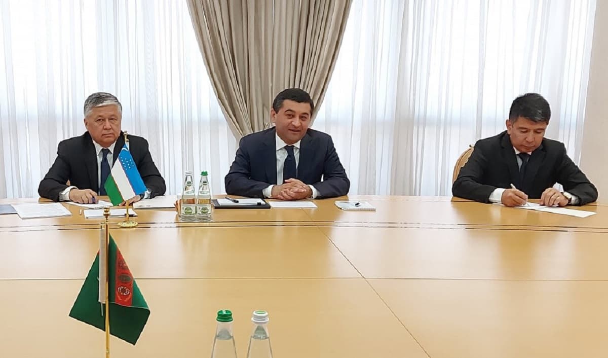 В Ашхабаде прошли туркмено-узбекские межмидовские политконсультации