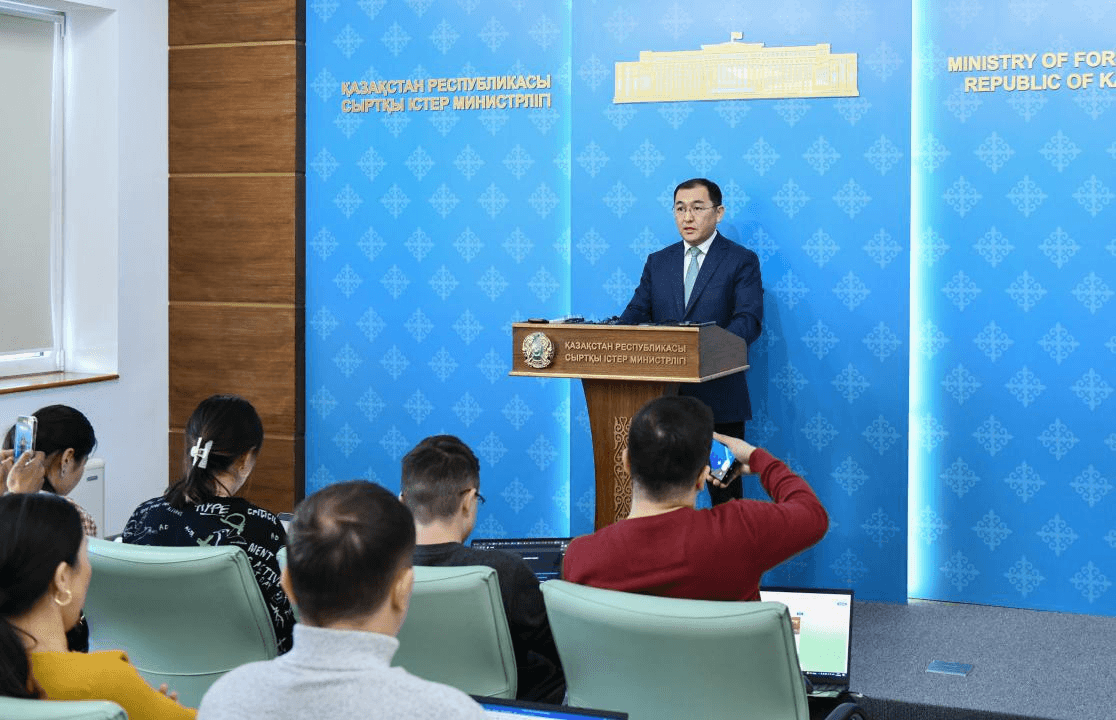 Казахстан примет дипломатов из Афганистана