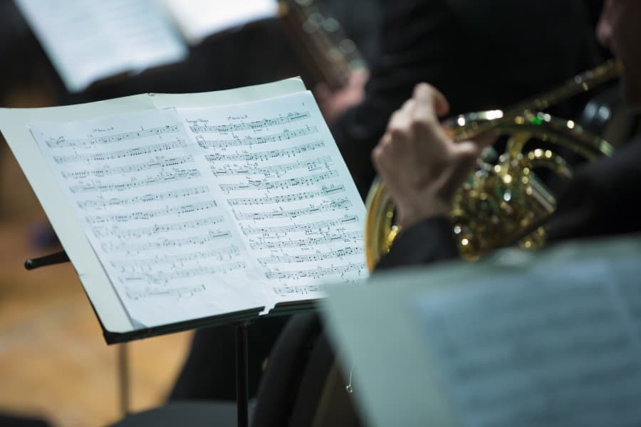 Announcement of cultural events: Giuseppe Verdi's 210th anniversary concert, the "Harmony of the Soul" exhibition