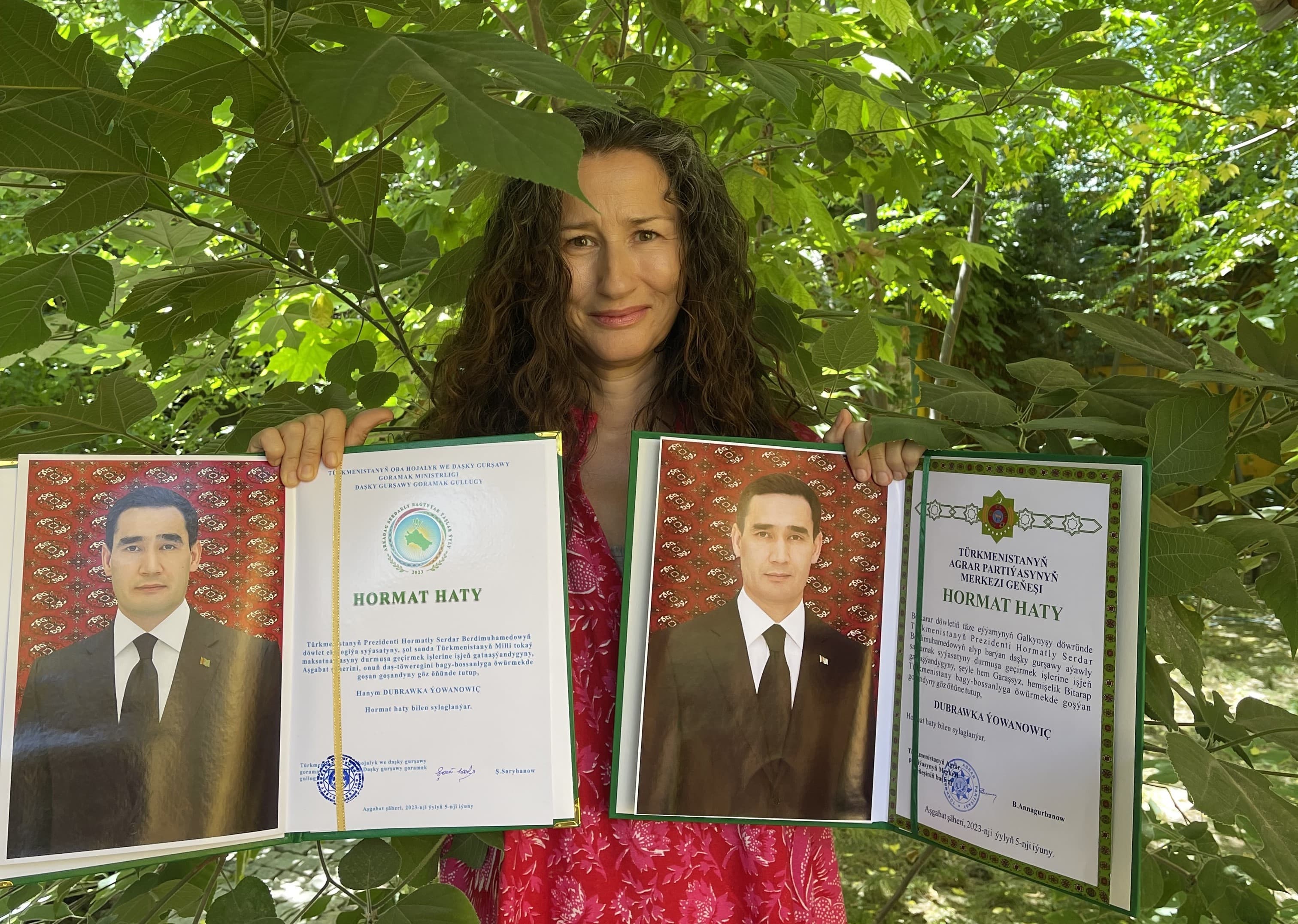 wife-eu-ambassador-turkmenistan-was-awarded-certificates-honor-her-contribution-greening-ashgabat