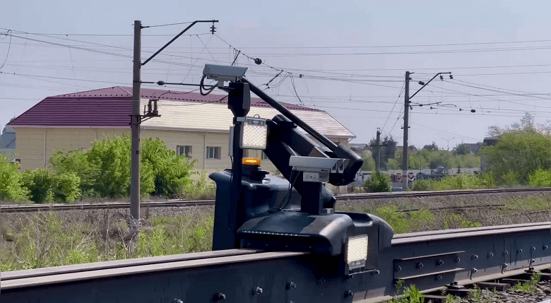 A robot engaged in uncoupling wagons is being tested in Russian Railways