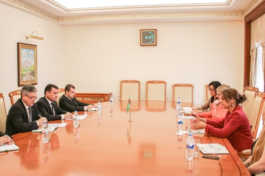 Turkmen customs officials discussed trade facilitation with German diplomats