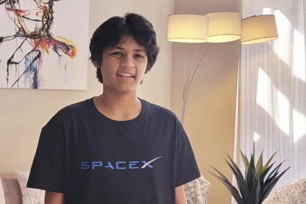 SpaceX hired a 14-year-old programmer