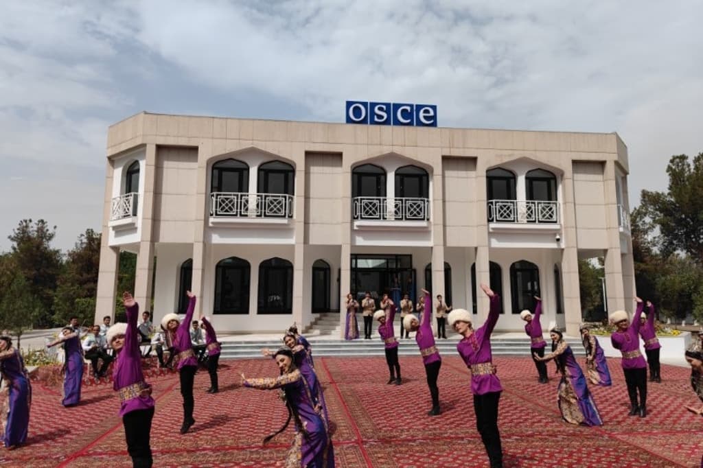 Chairman of the Mejlis held a meeting with the OSCE High Commissioner for National Minorities