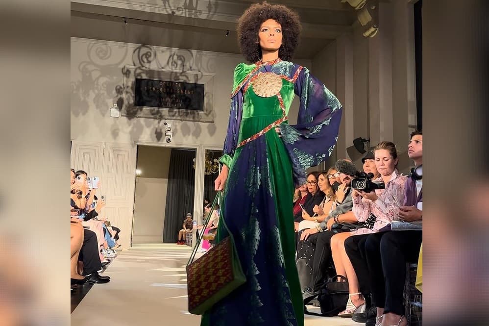 The collection of the Turkmen fashion house SENNUR captivated the Parisian audience at the Oriental Fashion Show