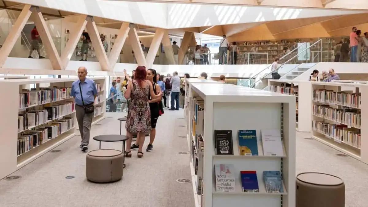 Cozy, light and stylish: the best library in the world is located in Barcelona