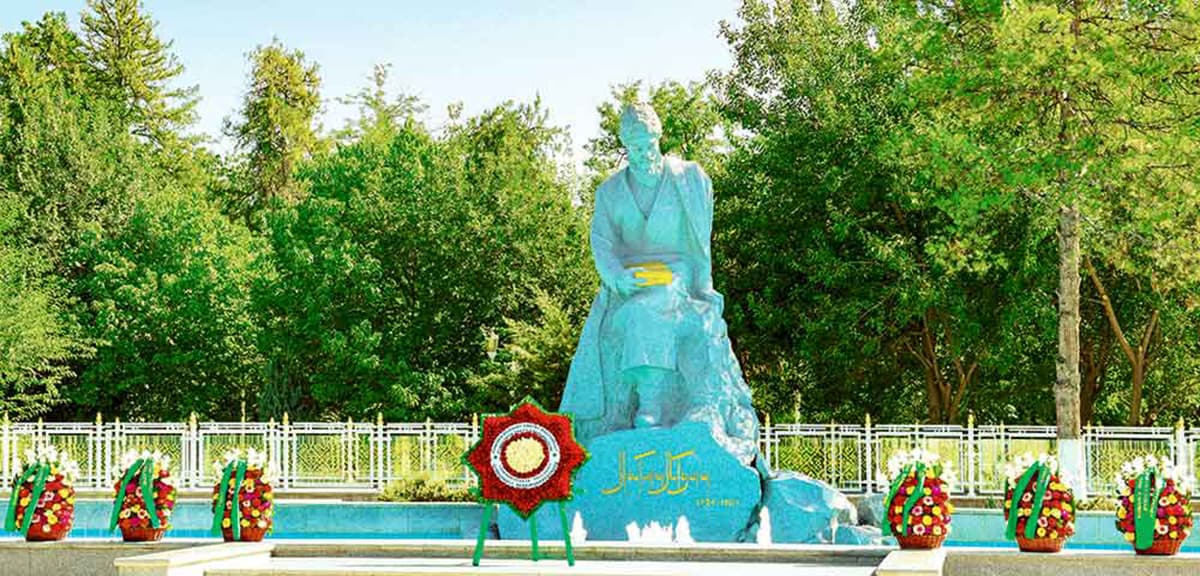A creative action was held in Ashgabat near the monument to Magtymguly Fragi