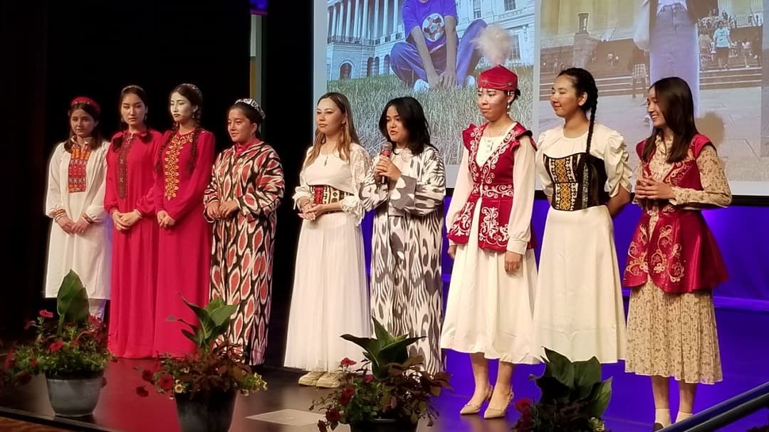 amerikanskie-kanikuly-matrica-uspeha-turkmenskoj-studentki