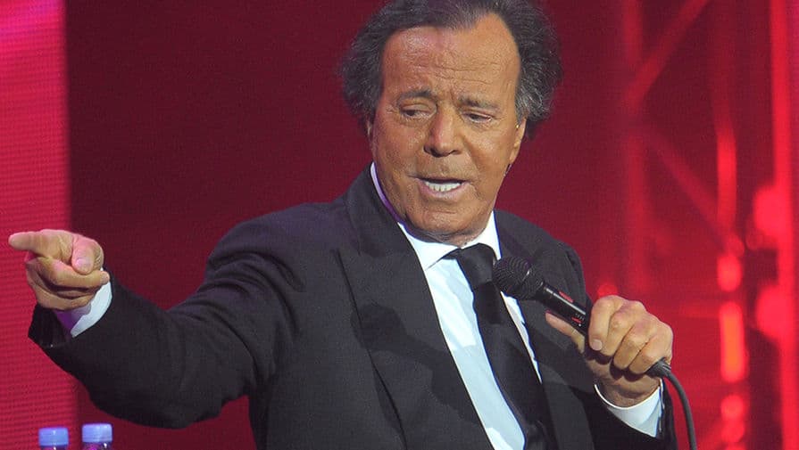 zhizn-prodolzhaetsya-hulio-iglesiasu-80-let