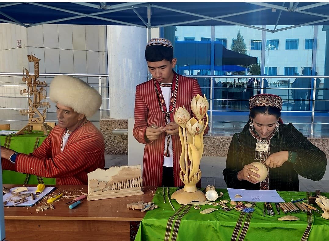 Make the world more beautiful – the "City of Masters" told about rare professions and folk crafts