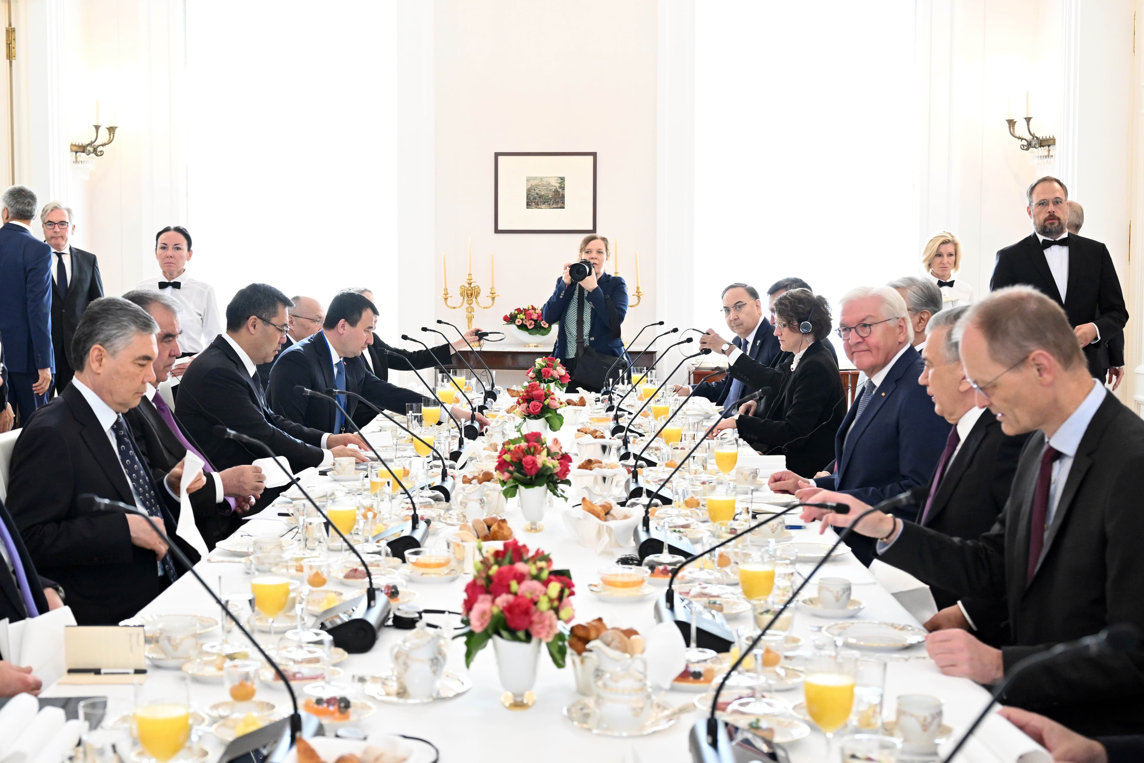 strany-ca-i-germaniya-prinyali-sovmestnoe-zayavlenie-po-itogam-vstrechi-glav-delegacij