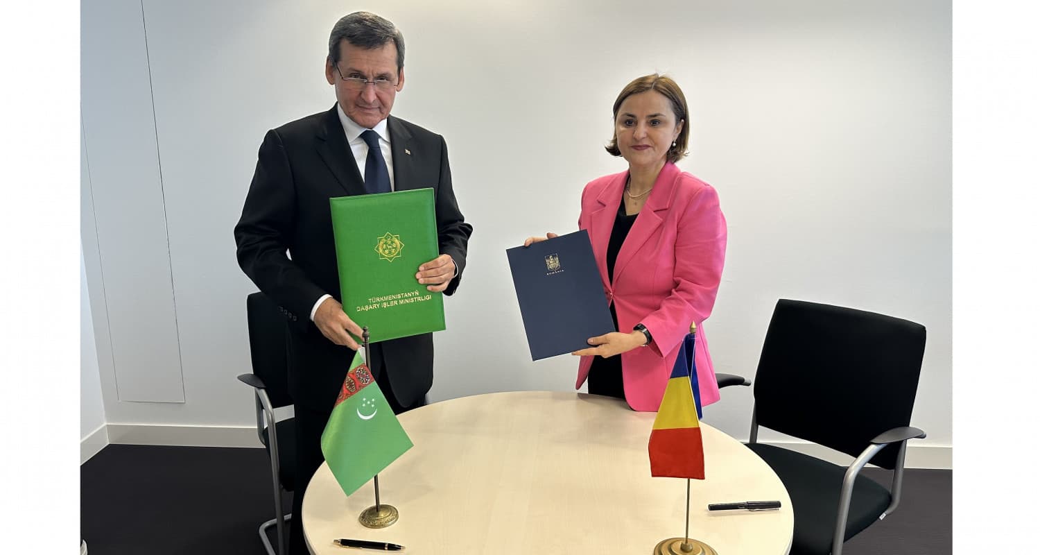 The Foreign Ministers of Turkmenistan and Romania discussed holding trainings for Turkmen diplomats at the Nicolae Titulescu University