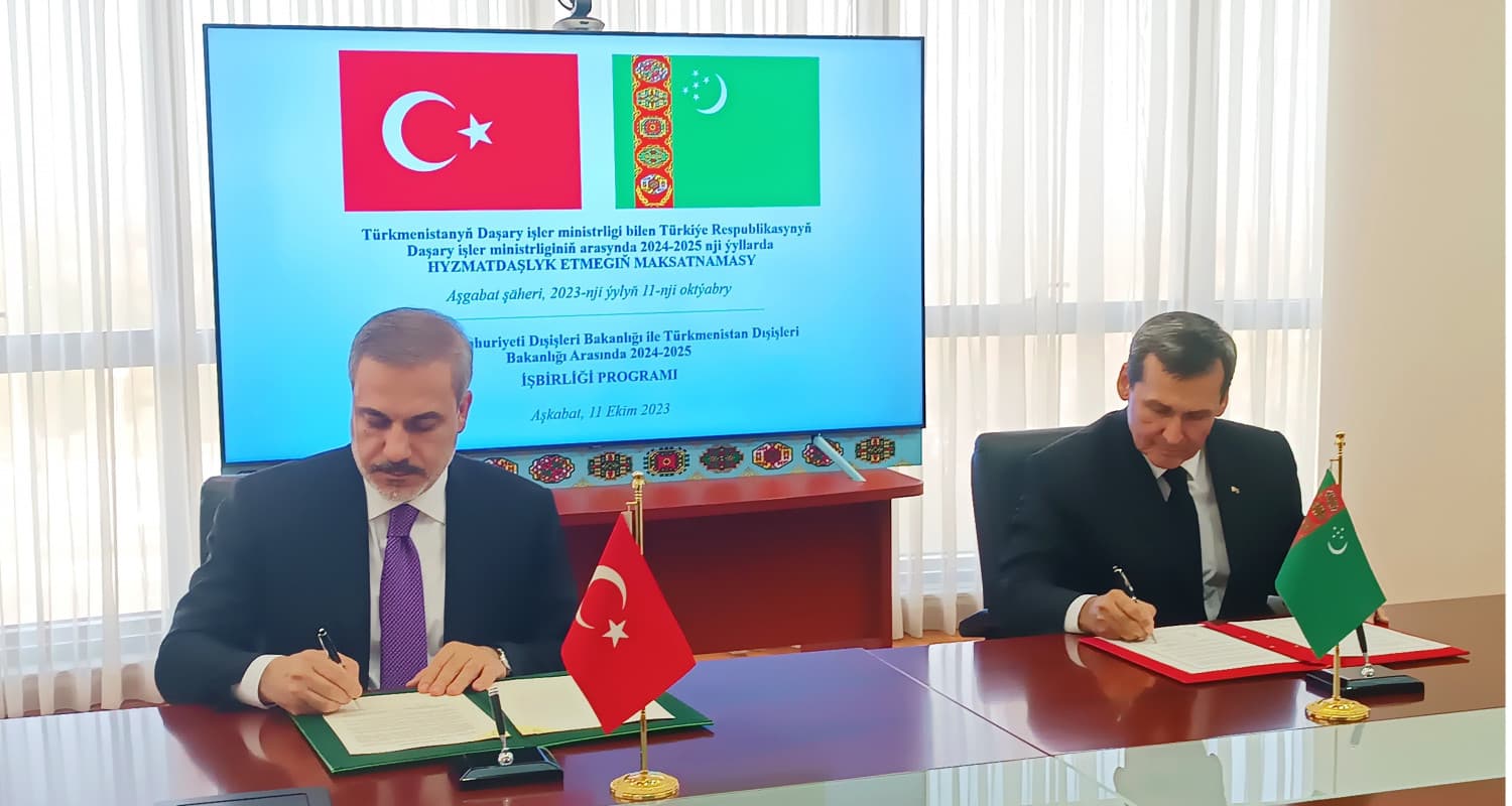 The foreign ministers of Turkmenistan and Turkey discussed topical issues of cooperation by phone