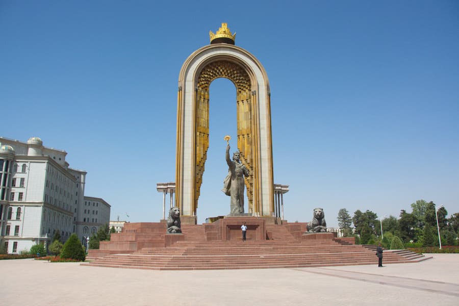 Вице-премьер Тангрыгулы Атахаллыев возглавил туркменскую делегацию в Таджикистане