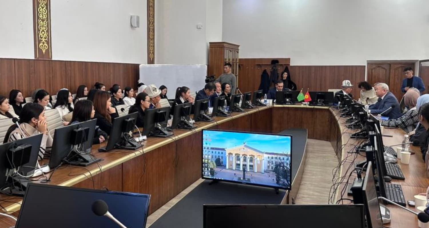 В Кыргызстане прошел круглый стол, посвященный юбилею Махтумкули