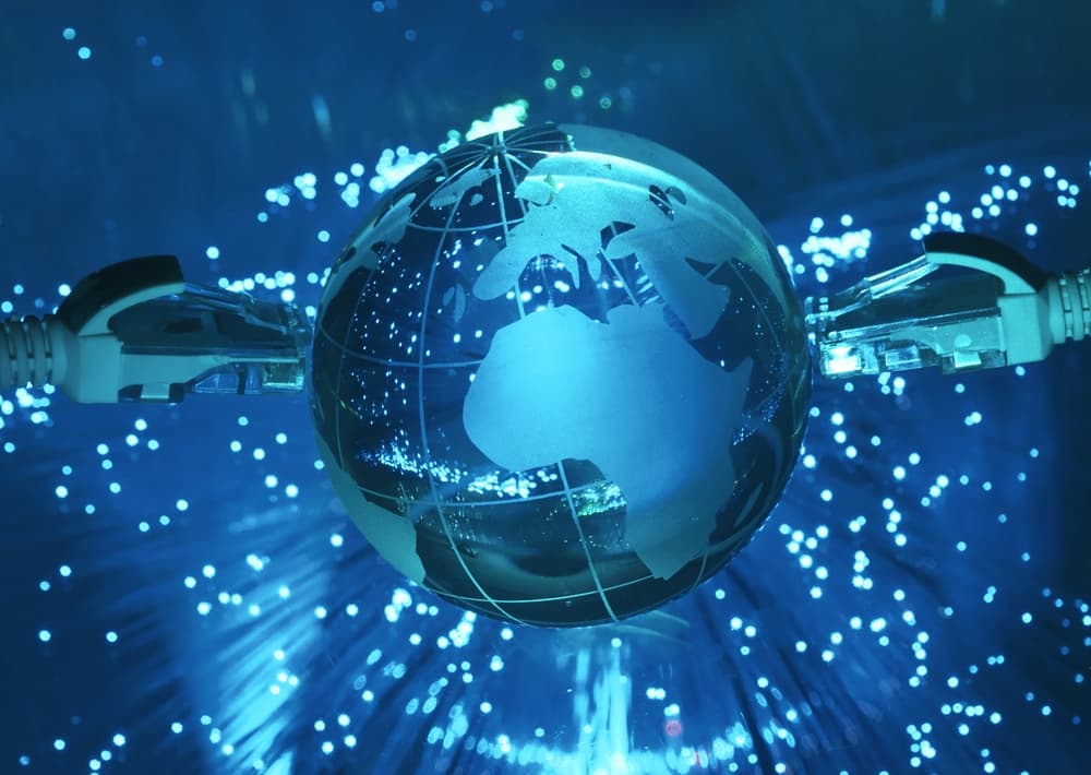 Over the year, global Internet traffic grew by 25 %