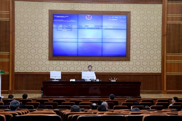 Bidding at the SCRMET: petrochemical products, light industry of the country and handmade carpets were sold