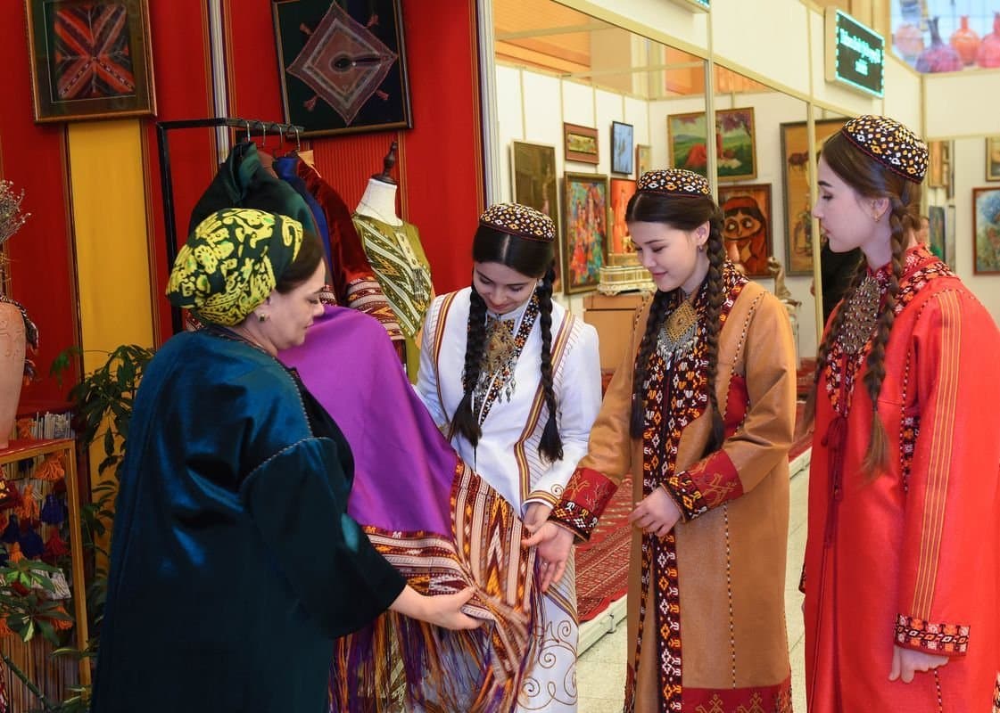 USAID has released a catalog of products of Central Asian craftswomen