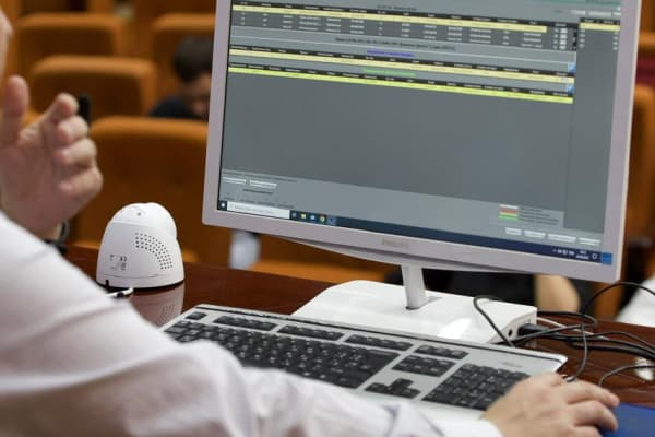 Bidding at the SCRMET: petrochemical products, light industry, agriculture and Turkmen carpets were sold