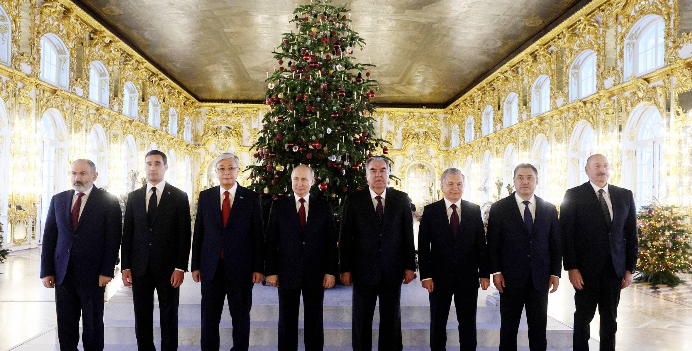 An informal meeting of the heads of the CIS countries began in St. Petersburg