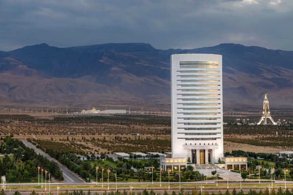 Bidding at the SCRMET: petrochemical and light industry products, as well as Turkmen carpets, were sold