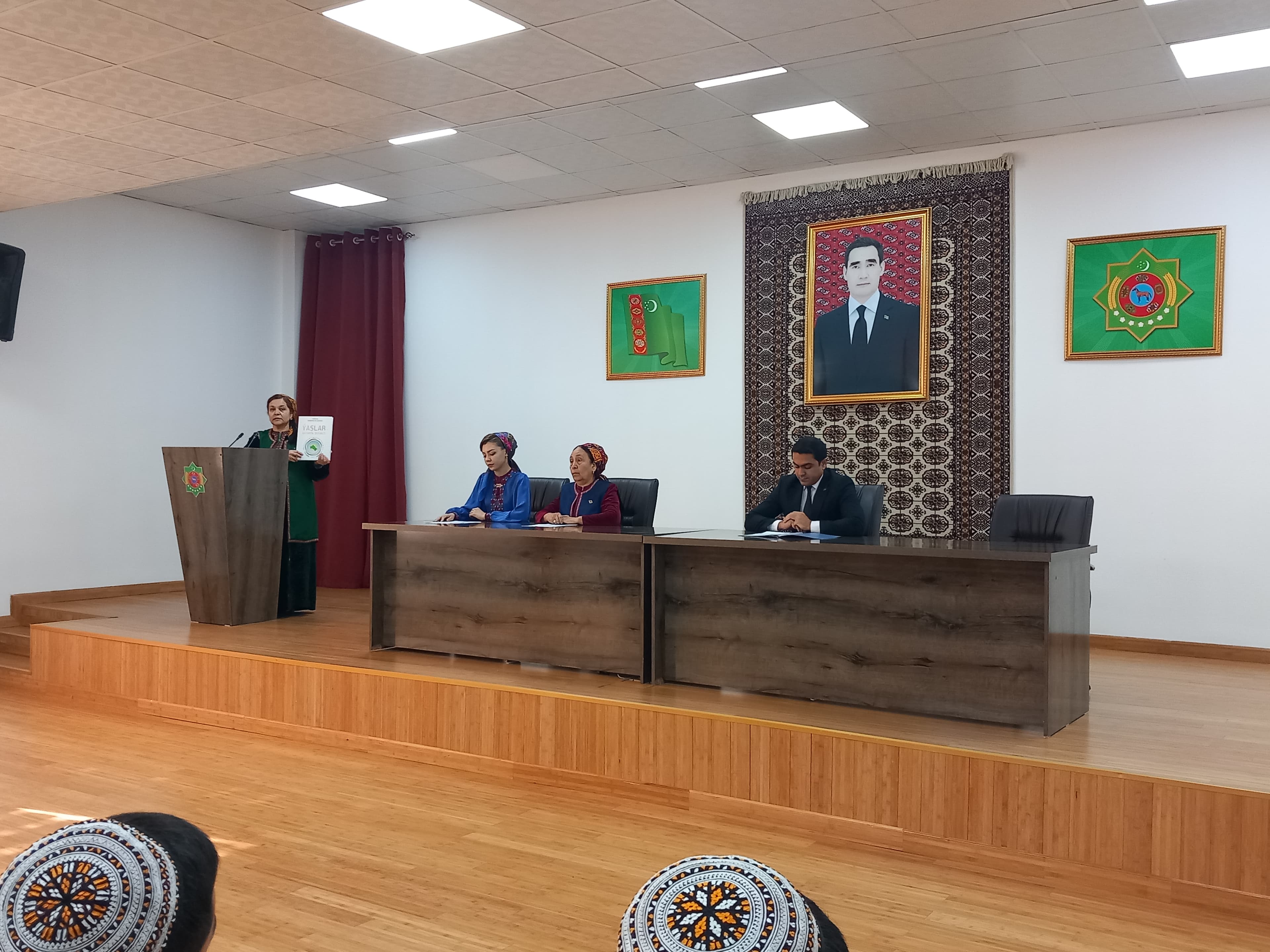 The youth of “Turkmenaragatnashyk” get acquainted with the book of the President of Turkmenistan “Youth is the support of the Motherland”