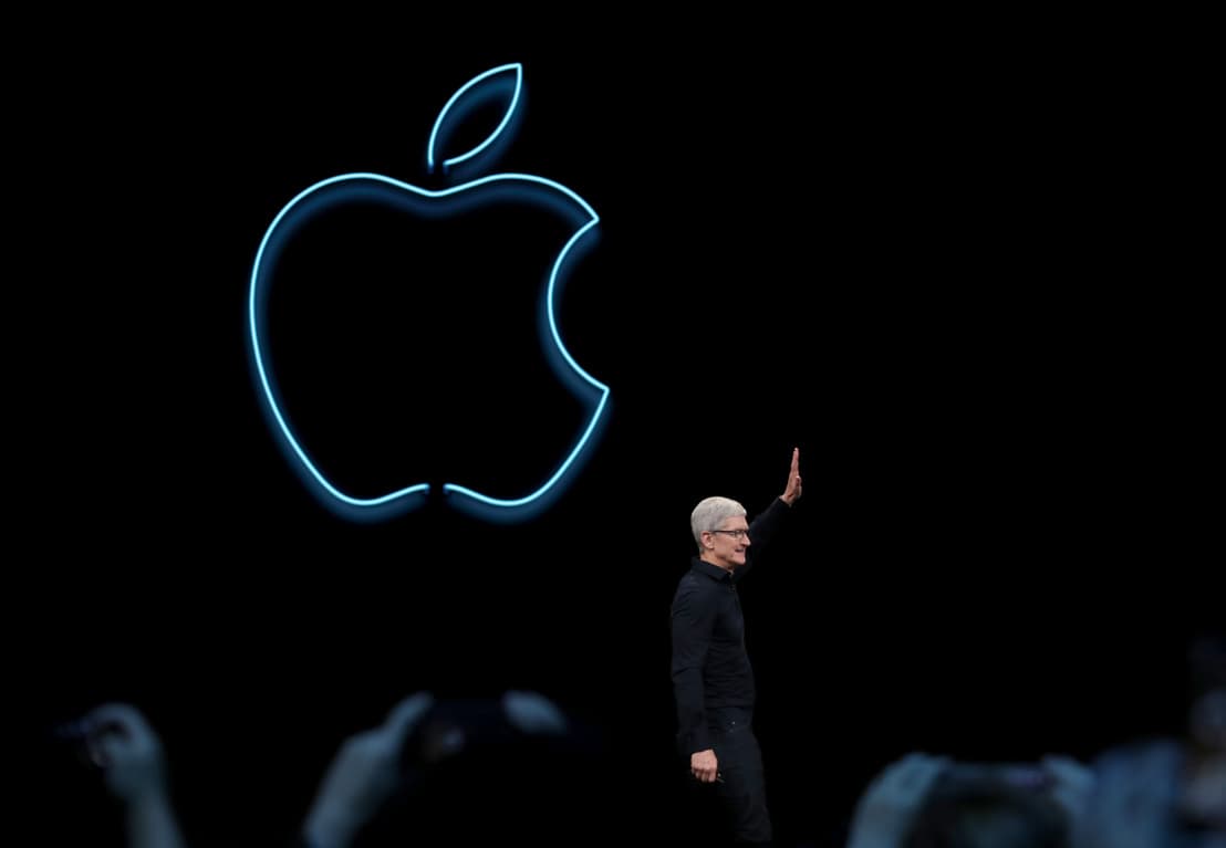 Apple became the largest smartphone manufacturer last year