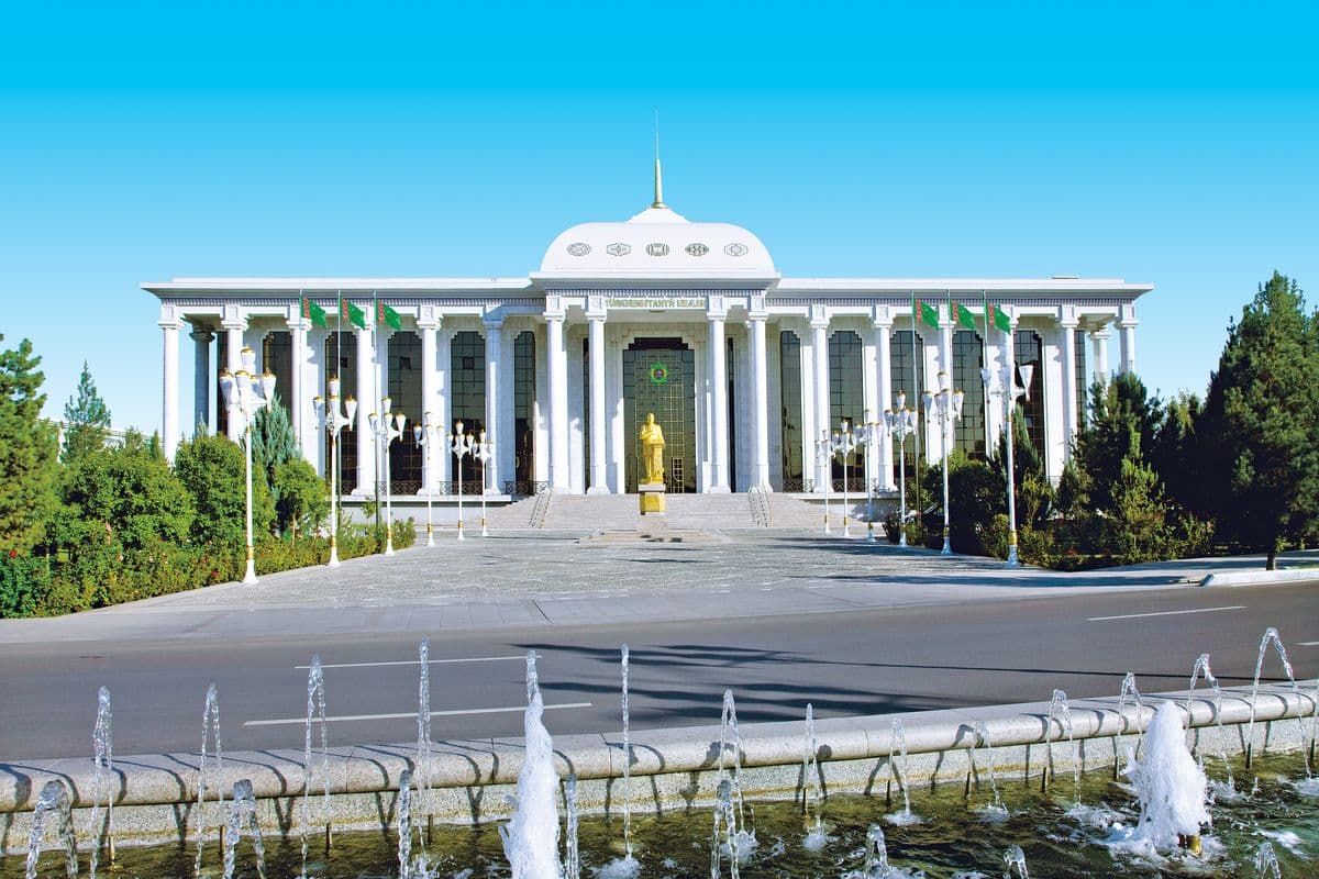 The Ambassador of the Swiss Confederation presented his credentials to the Chairman of the Mejlis of Turkmenistan