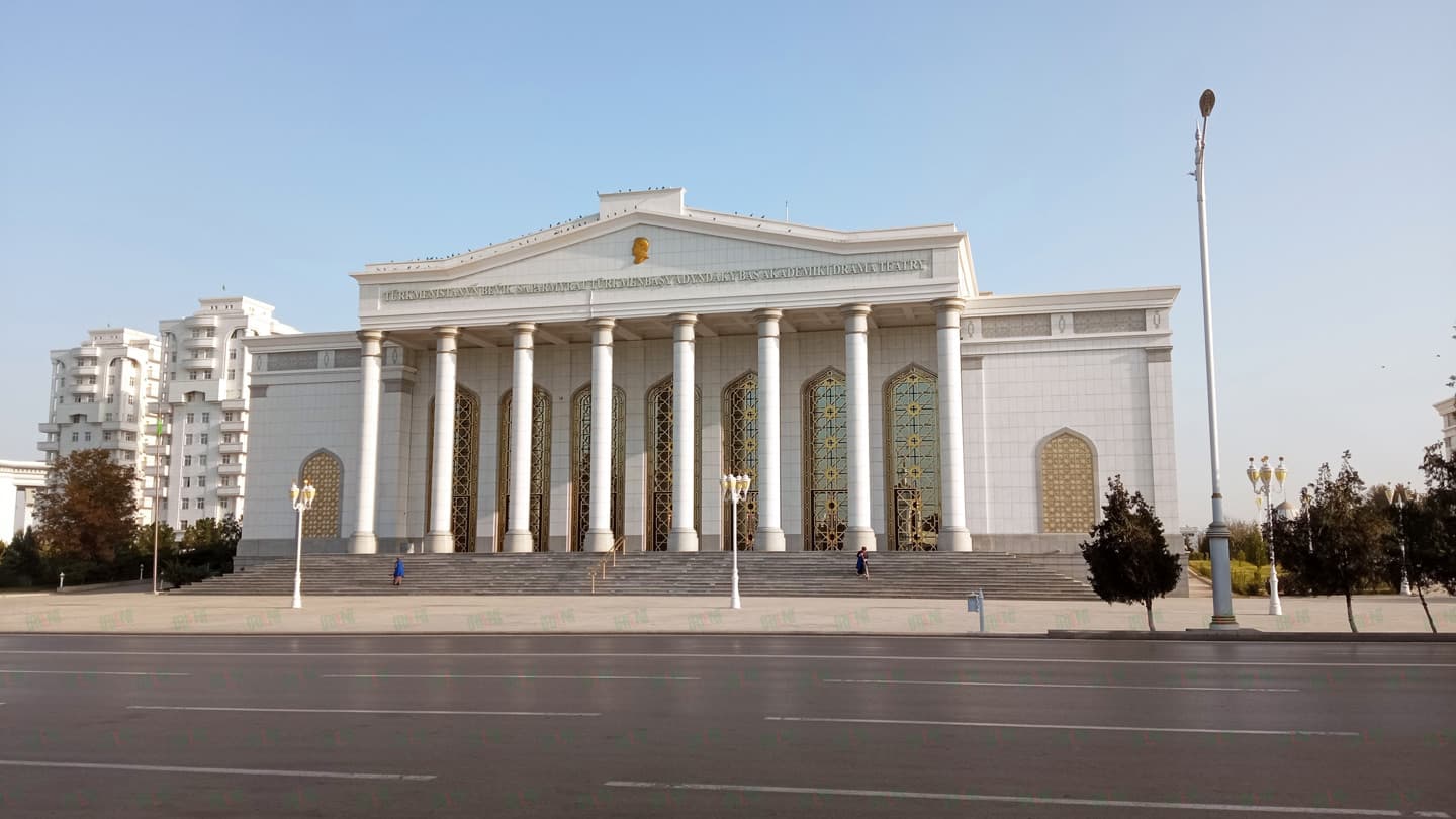 Репертуар Главного академического драматического театра Туркменистана имени Великого Сапармурата Туркменбаши на 27 и 28 января